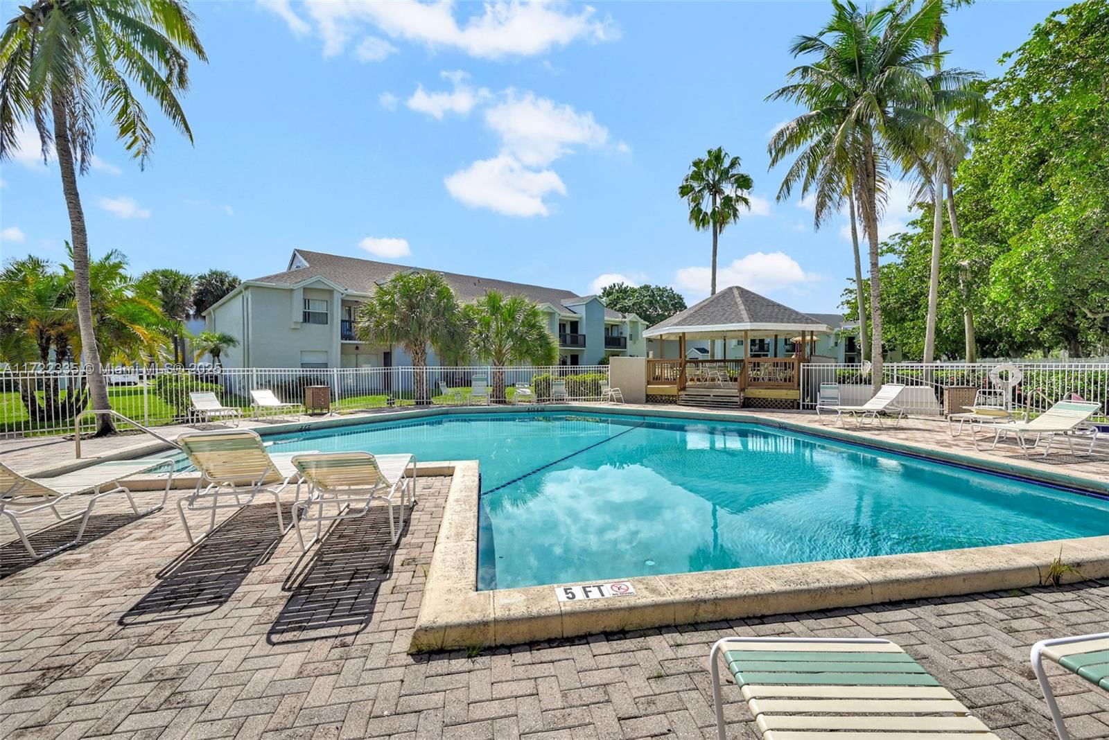 Real estate property located at 385 113 WAY #385, Broward, Fairway Greens Condo Homes, Hollywood, FL
