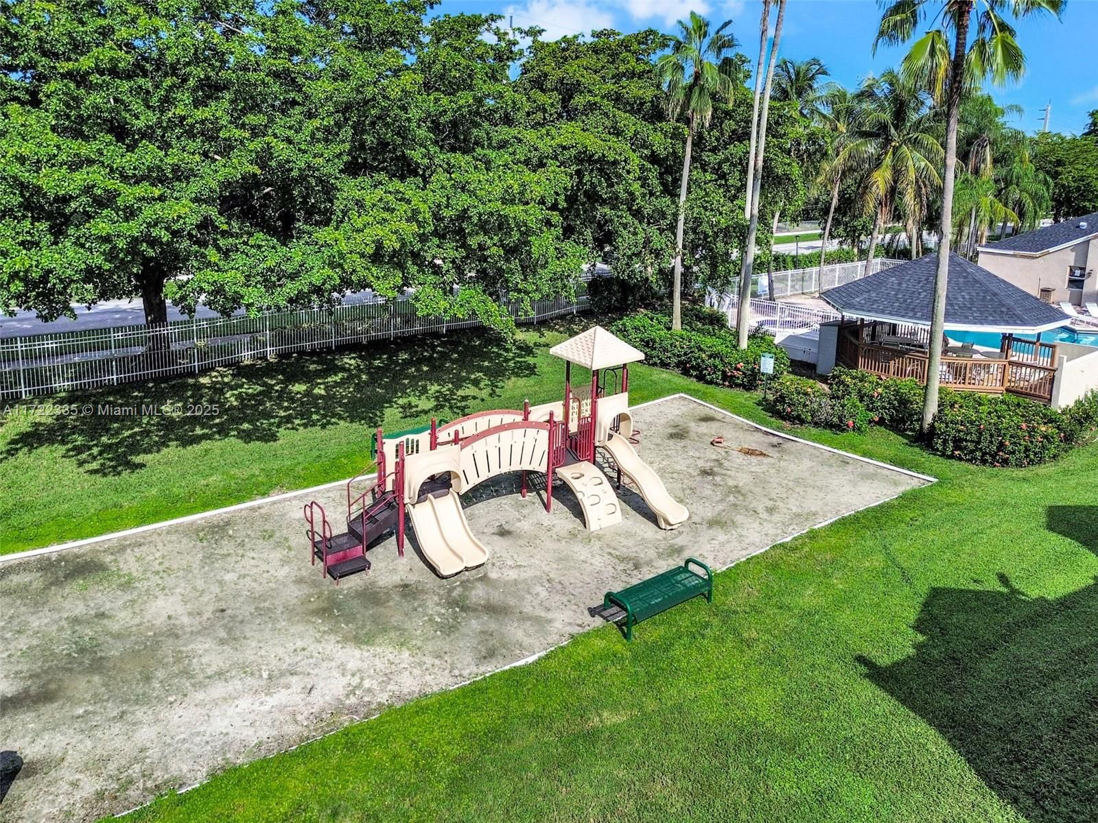 Real estate property located at 385 113 WAY #385, Broward, Fairway Greens Condo Homes, Hollywood, FL