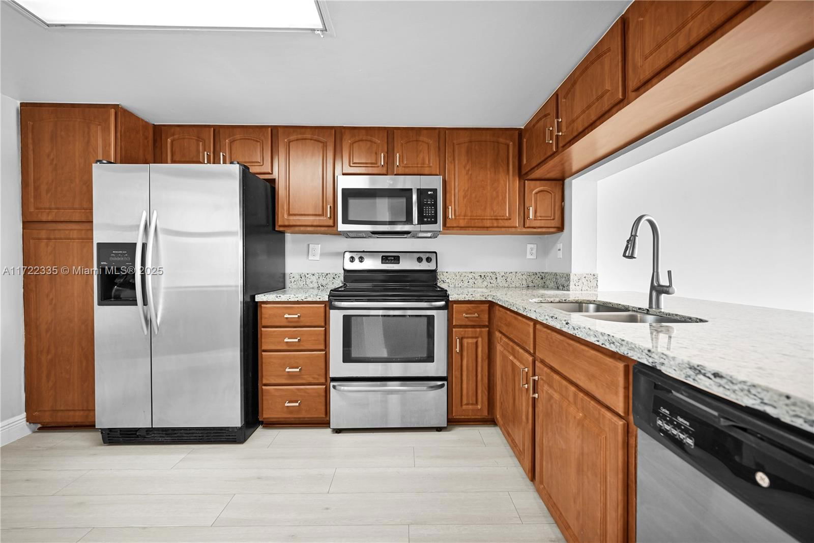 Real estate property located at 385 113 WAY #385, Broward, Fairway Greens Condo Homes, Hollywood, FL