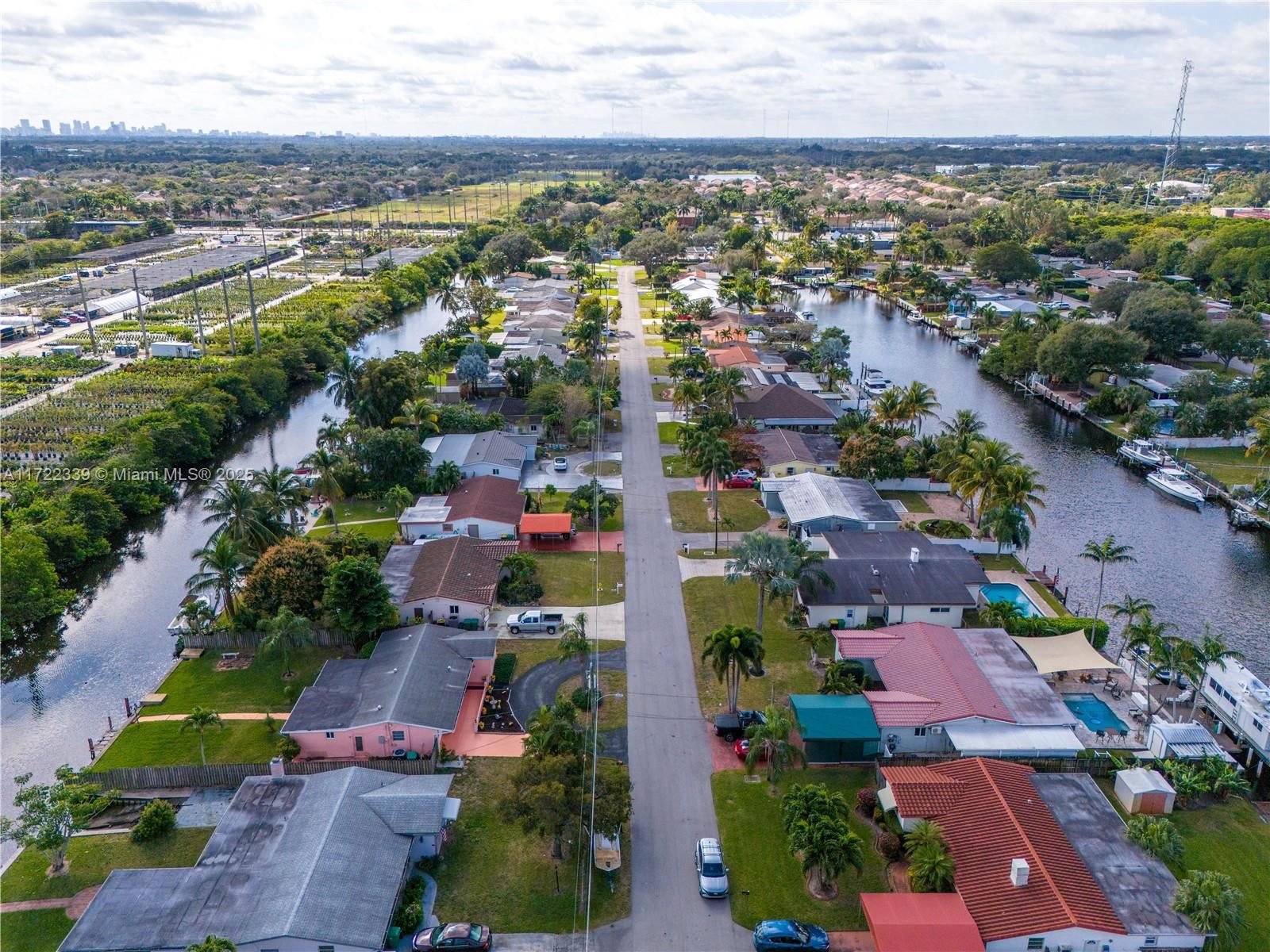 Real estate property located at 4448 37th Ave, Broward, Davis Isles Sec 5, Dania Beach, FL