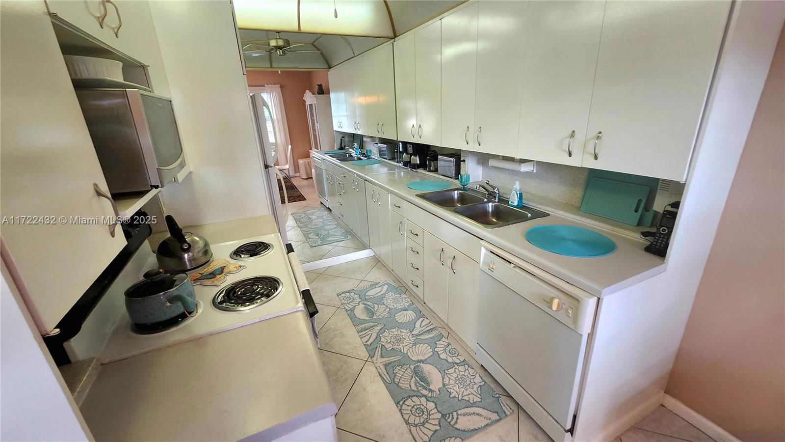 Real estate property located at 1076 Newport Q #1076, Broward, Newport Q Condo, Deerfield Beach, FL