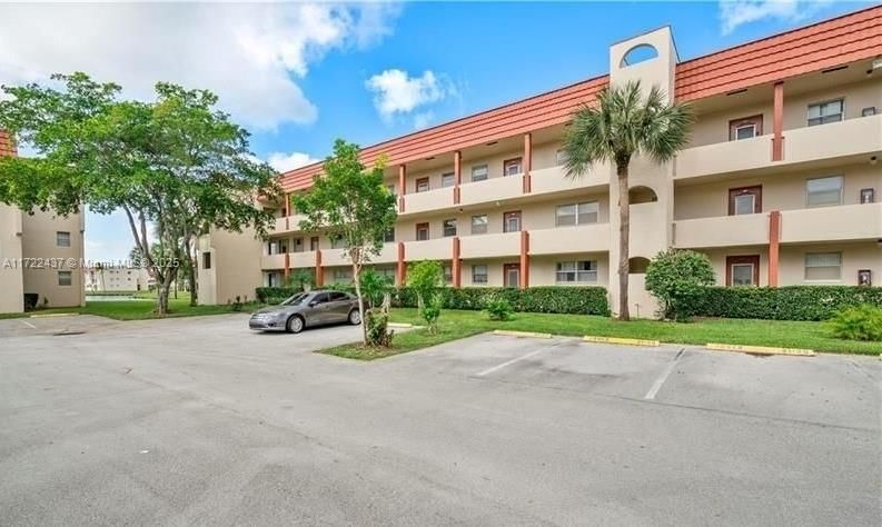 Real estate property located at 3071 Sunrise Lakes Dr #112, Broward, SUNRISE LAKES 21 CONDO, Sunrise, FL