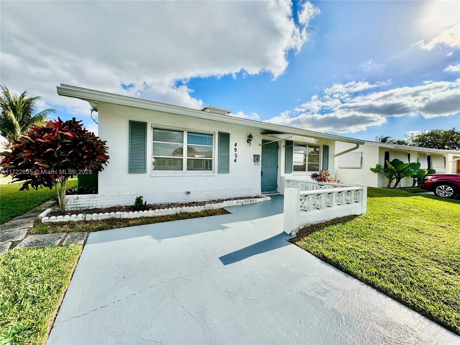 Real estate property located at 4904 42nd Ter, Broward, Mainlands Of Tamarac Lake, Tamarac, FL
