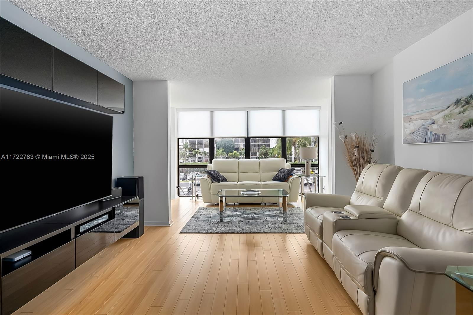 Real estate property located at 800 Parkview Dr #316, Broward, Oceanview Park Condo, Hallandale Beach, FL