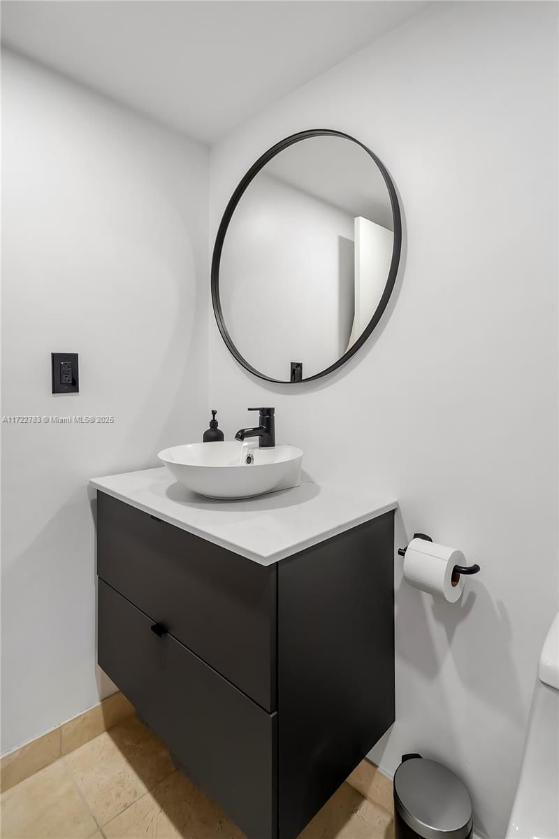 Real estate property located at 800 Parkview Dr #316, Broward, Oceanview Park Condo, Hallandale Beach, FL
