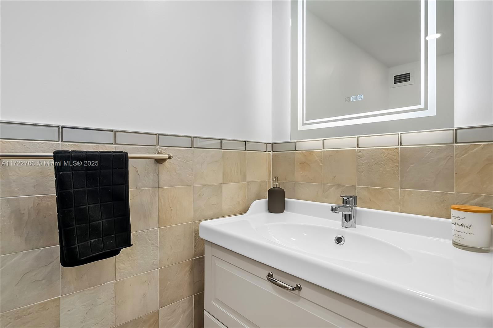 Real estate property located at 800 Parkview Dr #316, Broward, Oceanview Park Condo, Hallandale Beach, FL