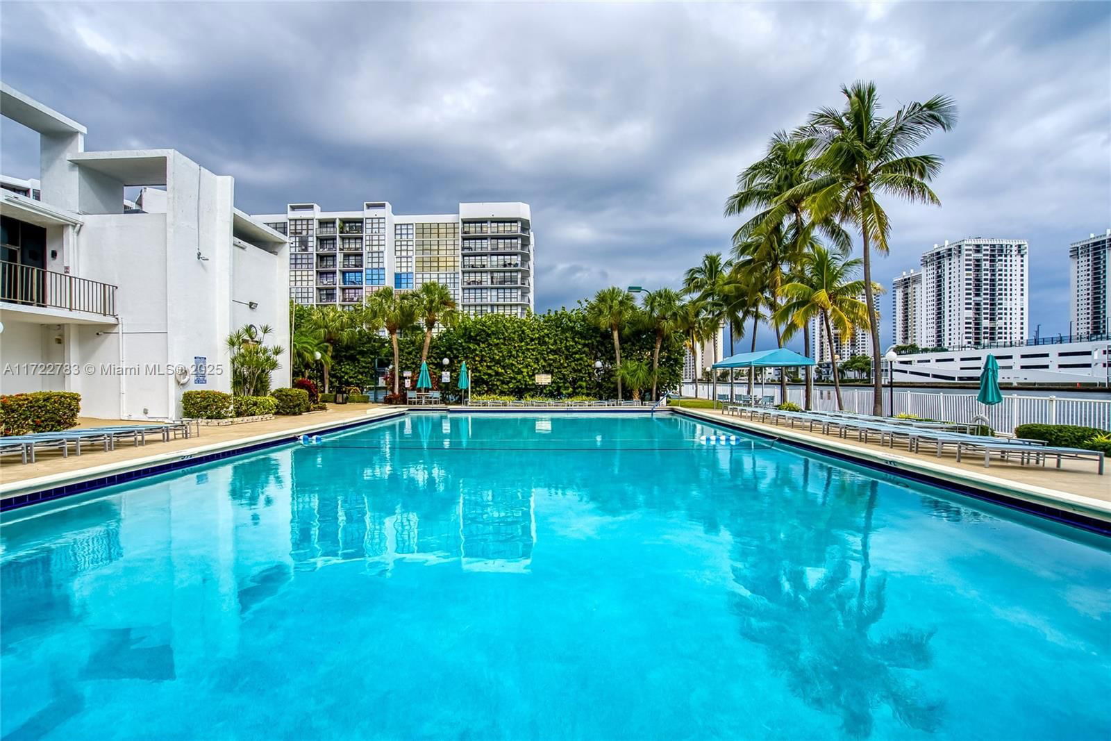 Real estate property located at 800 Parkview Dr #316, Broward, Oceanview Park Condo, Hallandale Beach, FL