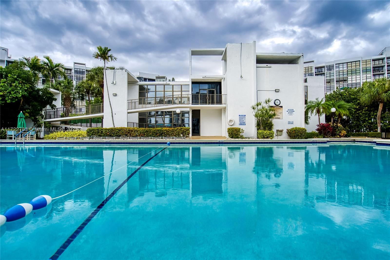 Real estate property located at 800 Parkview Dr #316, Broward, Oceanview Park Condo, Hallandale Beach, FL