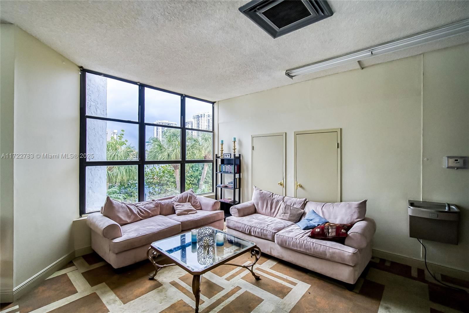 Real estate property located at 800 Parkview Dr #316, Broward, Oceanview Park Condo, Hallandale Beach, FL