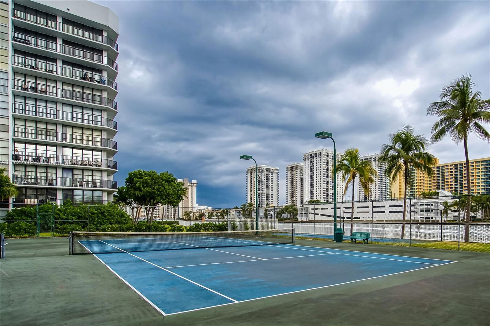 Real estate property located at 800 Parkview Dr #316, Broward, Oceanview Park Condo, Hallandale Beach, FL