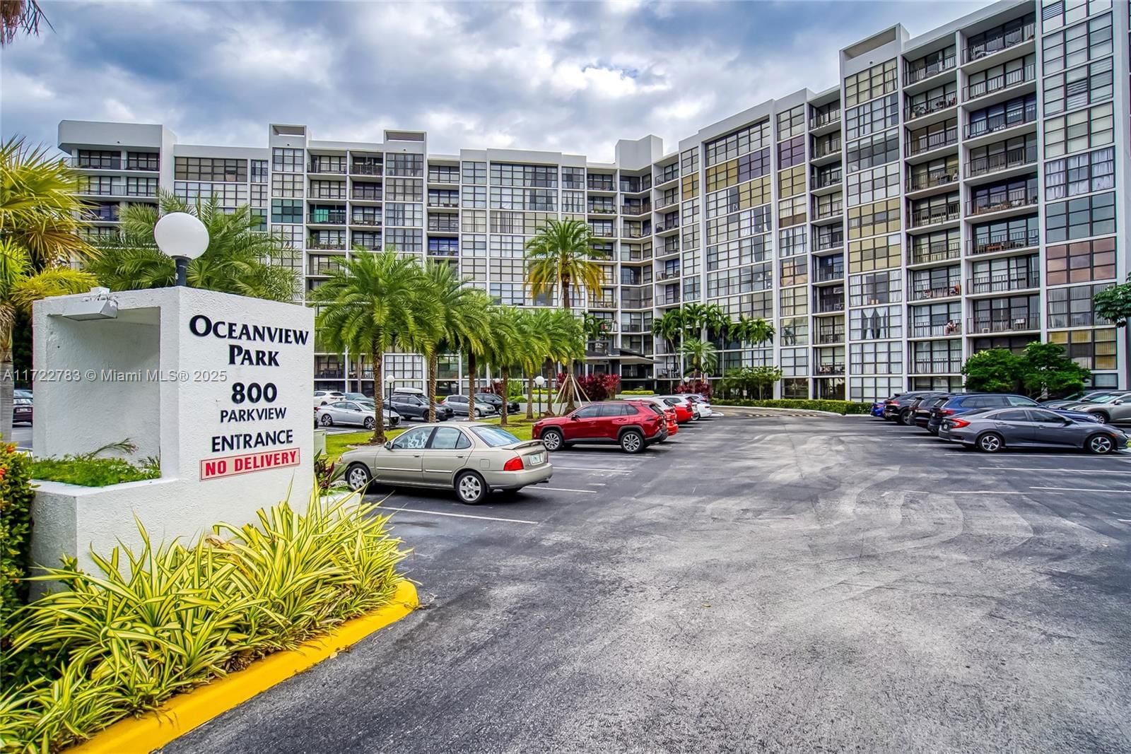 Real estate property located at 800 Parkview Dr #316, Broward, Oceanview Park Condo, Hallandale Beach, FL