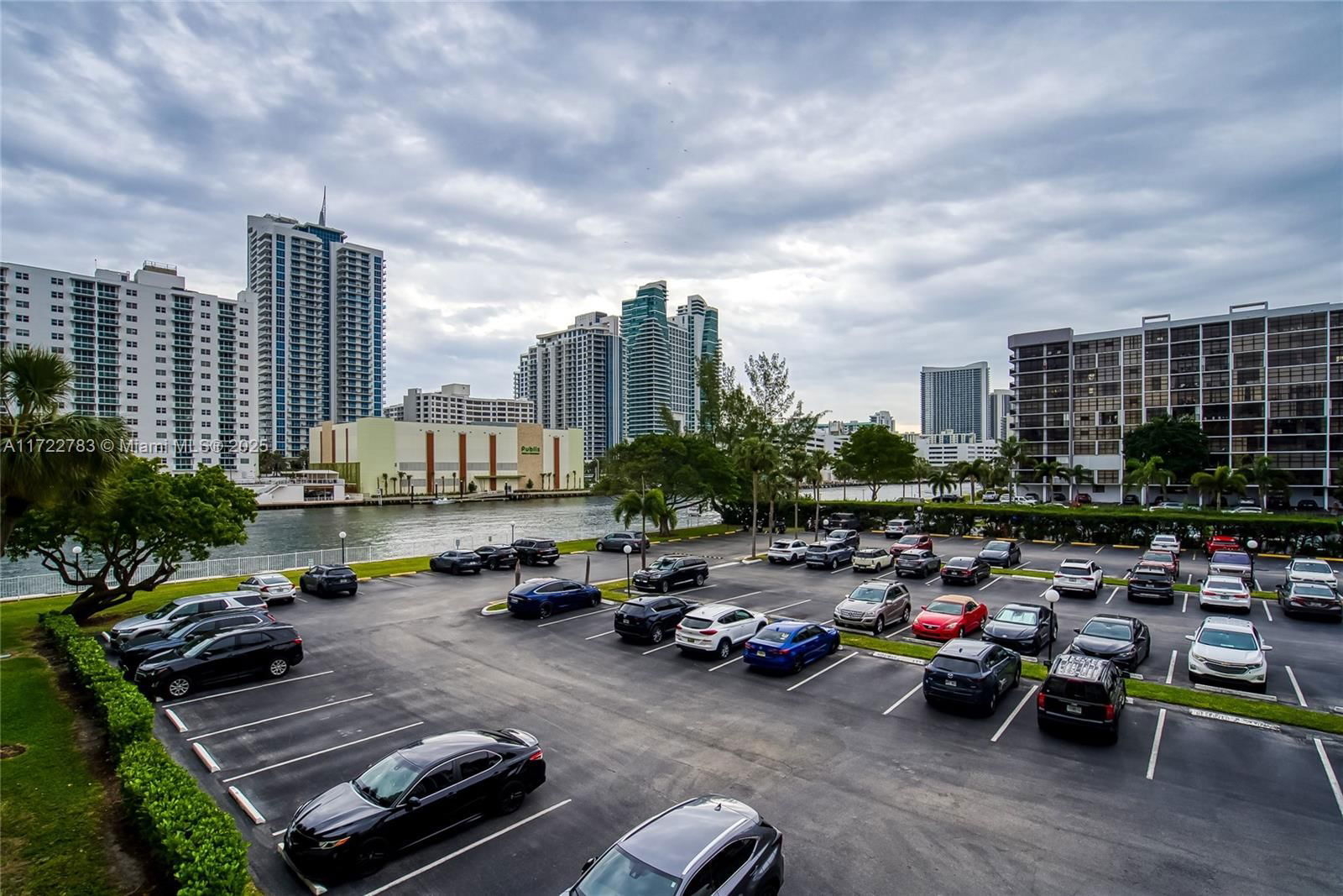 Real estate property located at 800 Parkview Dr #316, Broward, Oceanview Park Condo, Hallandale Beach, FL