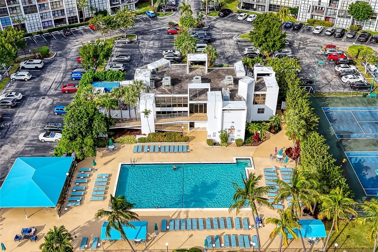 Real estate property located at 800 Parkview Dr #316, Broward, Oceanview Park Condo, Hallandale Beach, FL