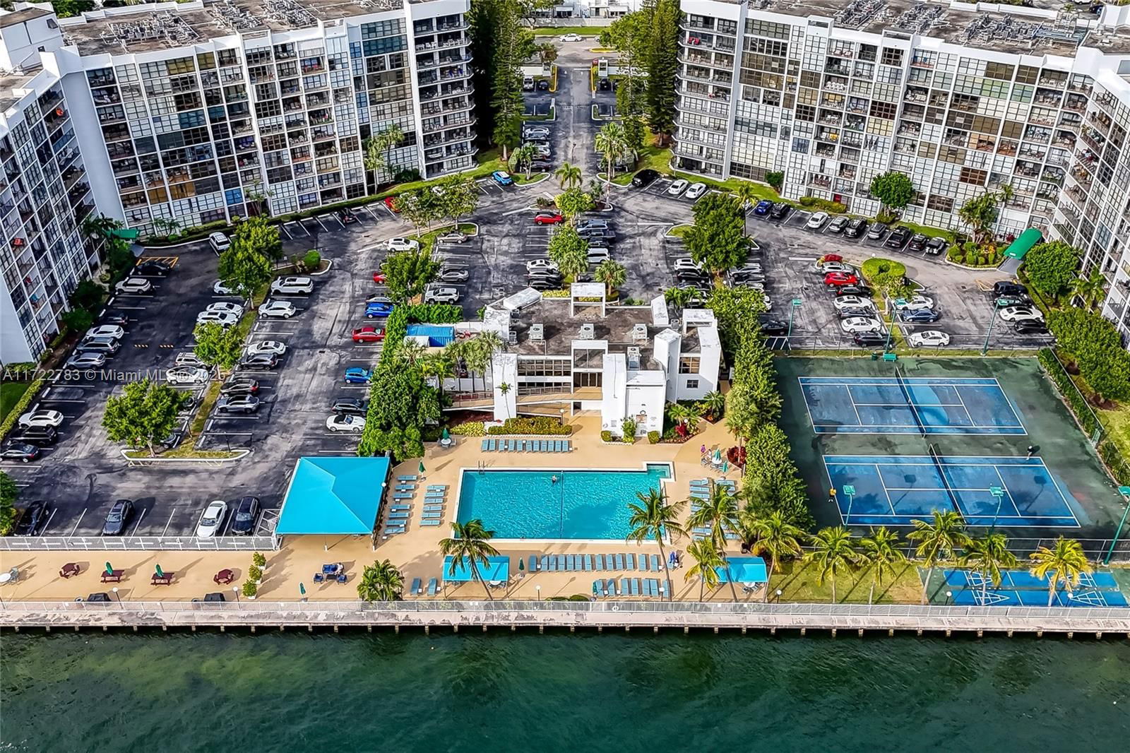 Real estate property located at 800 Parkview Dr #316, Broward, Oceanview Park Condo, Hallandale Beach, FL