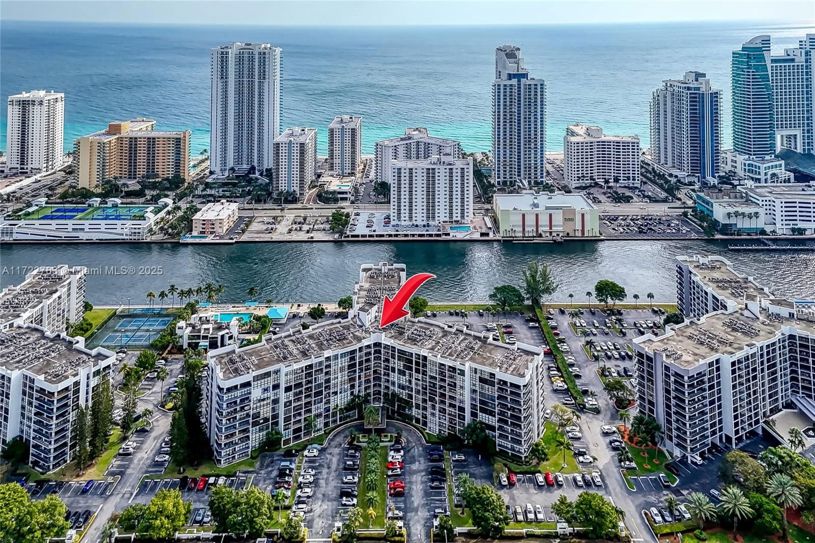 Real estate property located at 800 Parkview Dr #316, Broward, Oceanview Park Condo, Hallandale Beach, FL