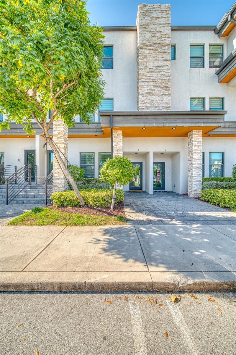 Real estate property located at 10467 82nd St #3, Miami-dade, Highland At Park Central, Doral, FL