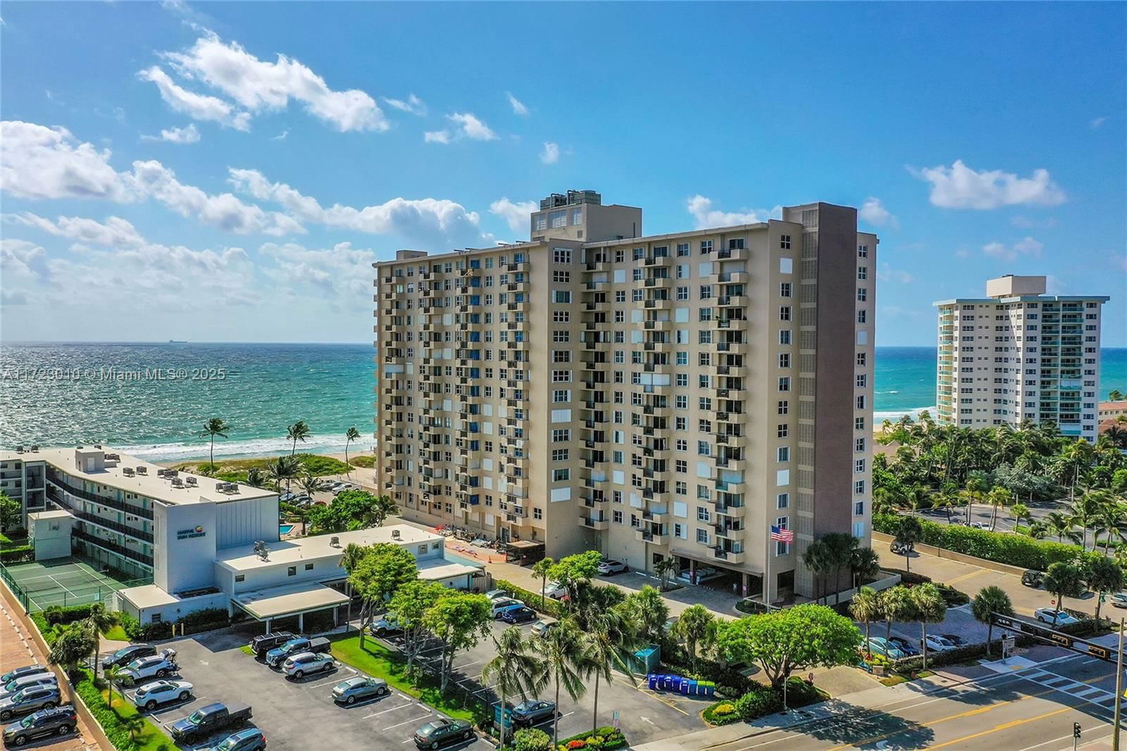 Real estate property located at 2000 Ocean Blvd #8D, Broward, Royal Coast Condo, Lauderdale By The Sea, FL