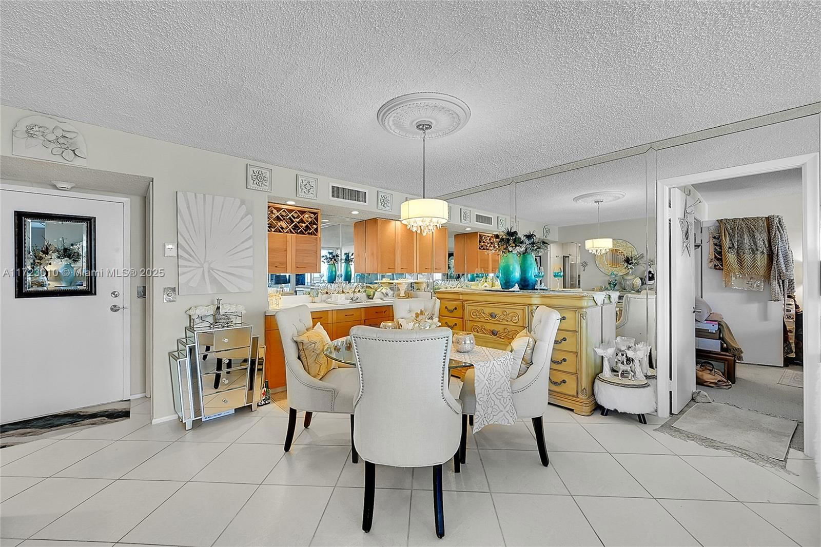 Real estate property located at 2000 Ocean Blvd #8D, Broward, Royal Coast Condo, Lauderdale By The Sea, FL