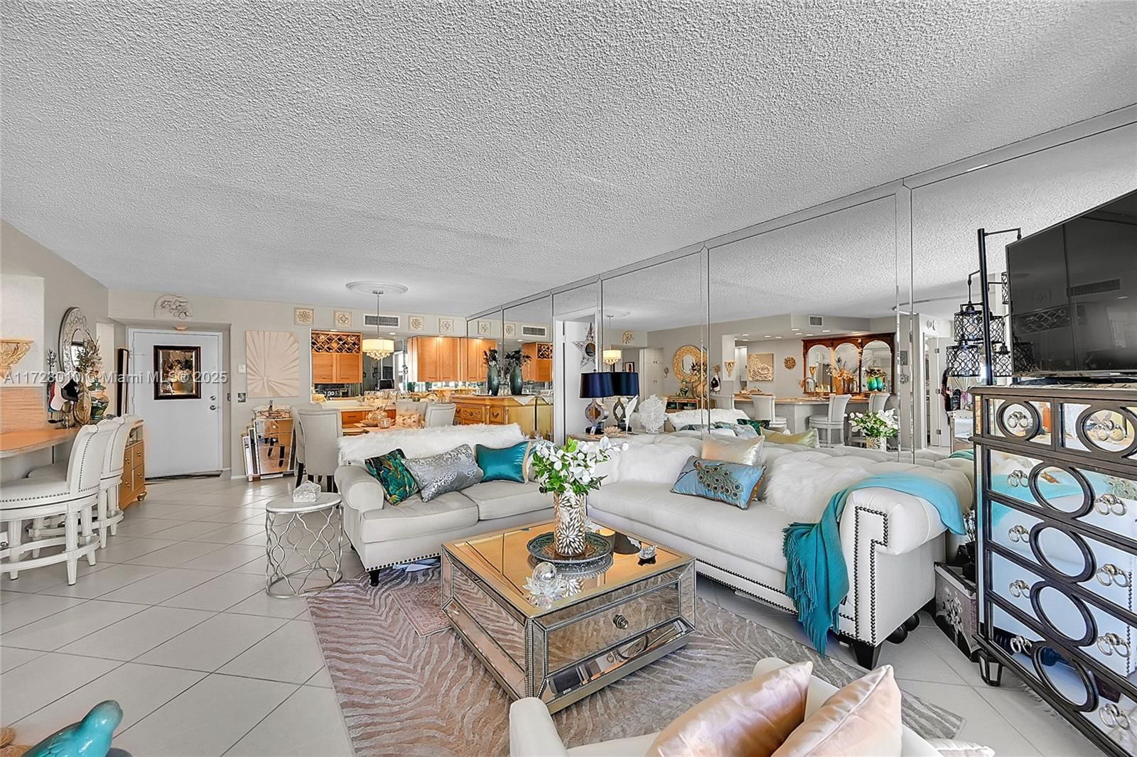 Real estate property located at 2000 Ocean Blvd #8D, Broward, Royal Coast Condo, Lauderdale By The Sea, FL