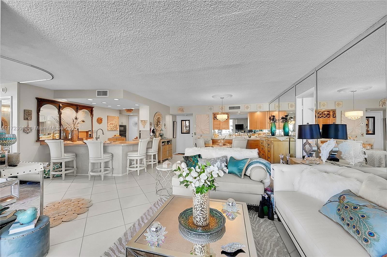 Real estate property located at 2000 Ocean Blvd #8D, Broward, Royal Coast Condo, Lauderdale By The Sea, FL