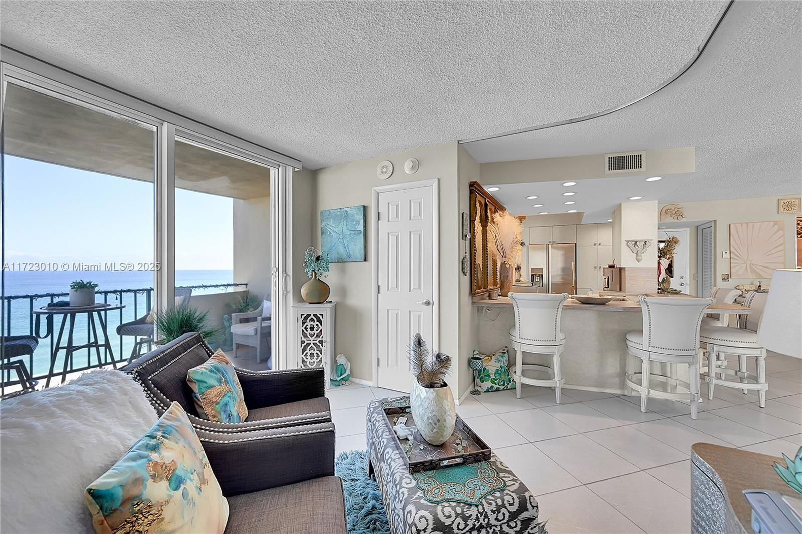Real estate property located at 2000 Ocean Blvd #8D, Broward, Royal Coast Condo, Lauderdale By The Sea, FL