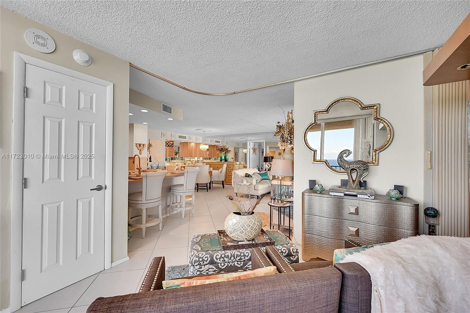 Real estate property located at 2000 Ocean Blvd #8D, Broward, Royal Coast Condo, Lauderdale By The Sea, FL