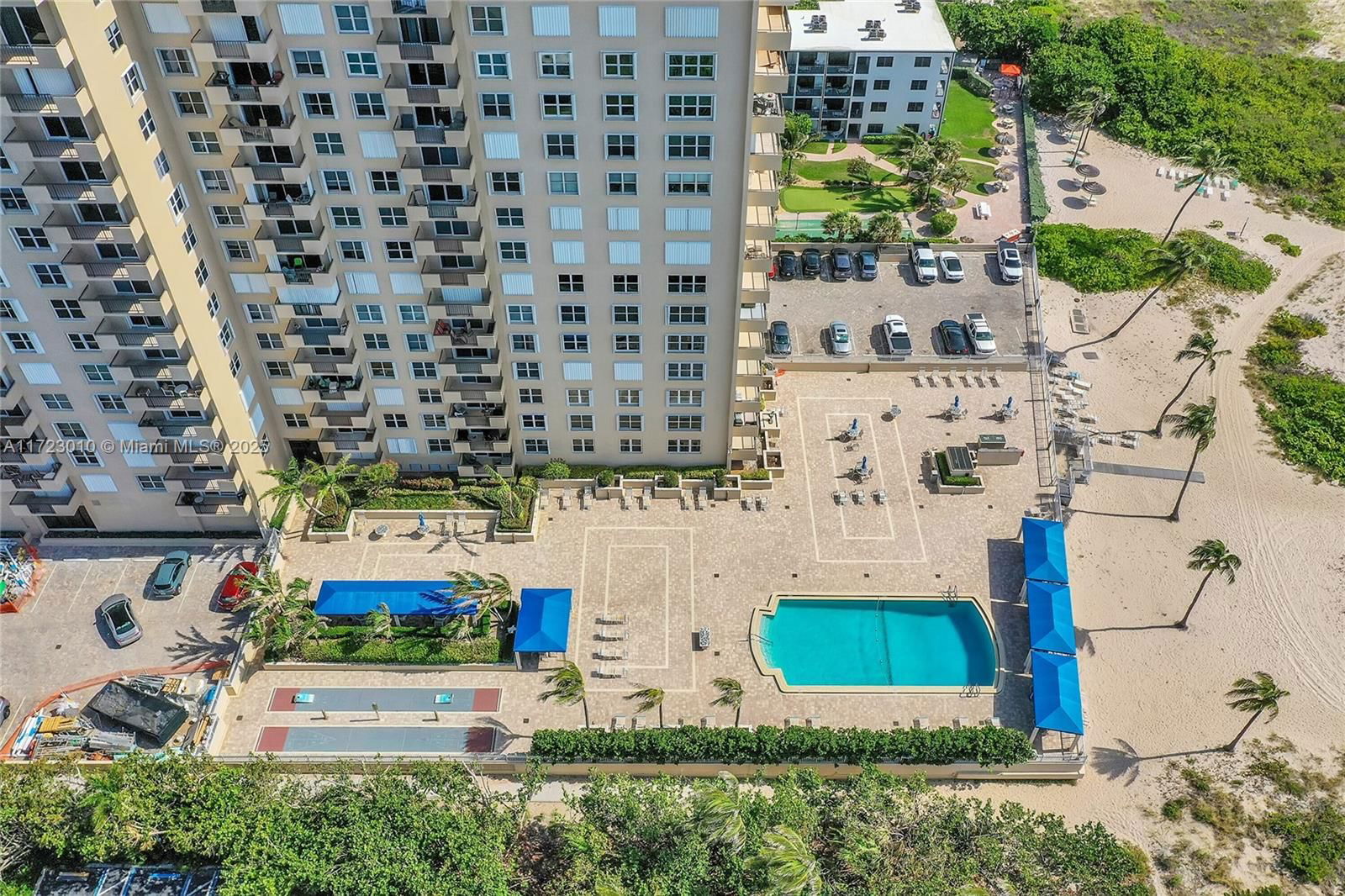 Real estate property located at 2000 Ocean Blvd #8D, Broward, Royal Coast Condo, Lauderdale By The Sea, FL