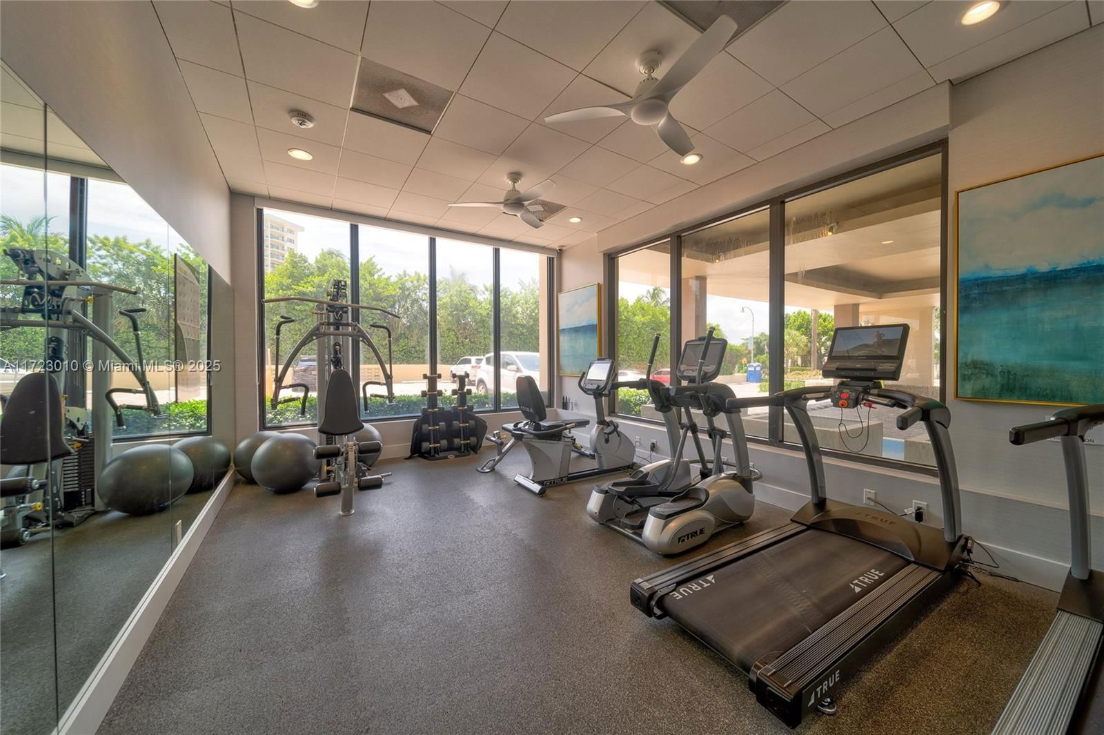 Real estate property located at 2000 Ocean Blvd #8D, Broward, Royal Coast Condo, Lauderdale By The Sea, FL
