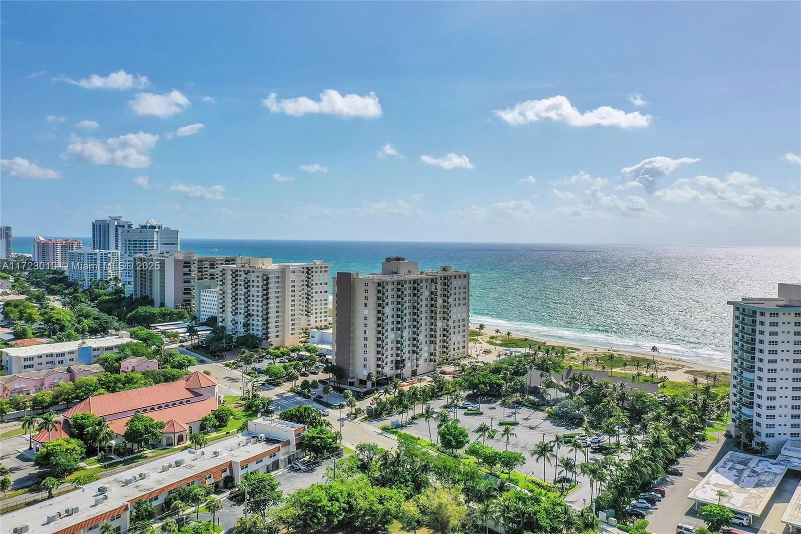Real estate property located at 2000 Ocean Blvd #8D, Broward, Royal Coast Condo, Lauderdale By The Sea, FL