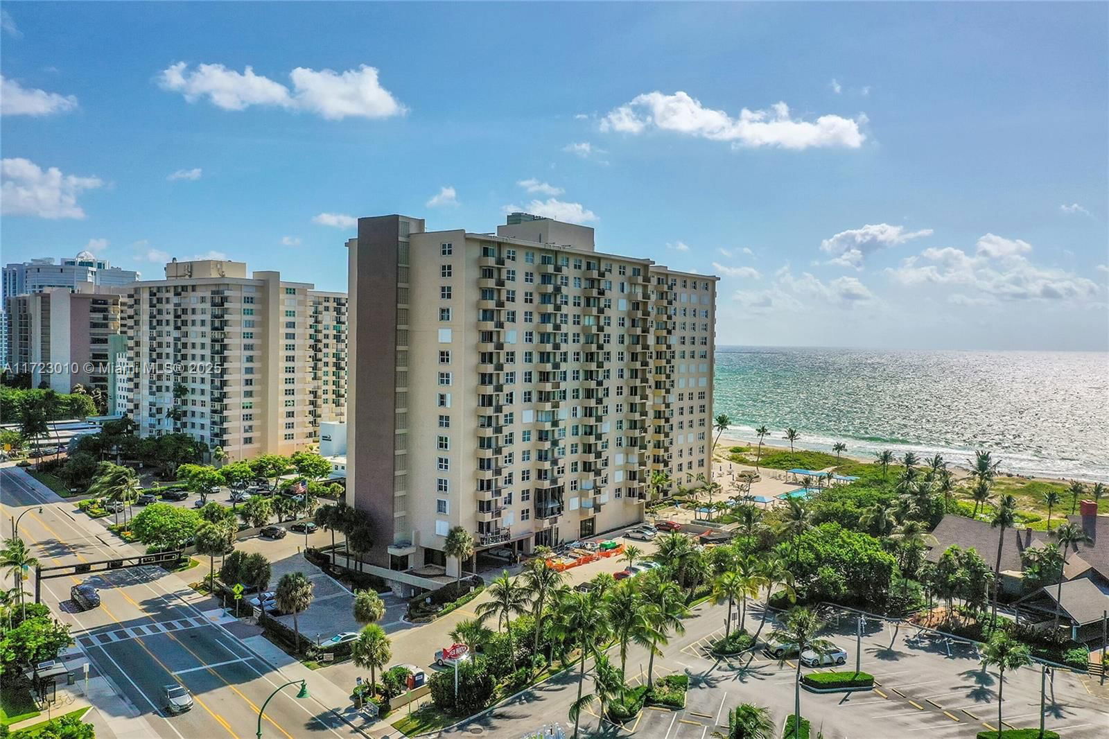 Real estate property located at 2000 Ocean Blvd #8D, Broward, Royal Coast Condo, Lauderdale By The Sea, FL
