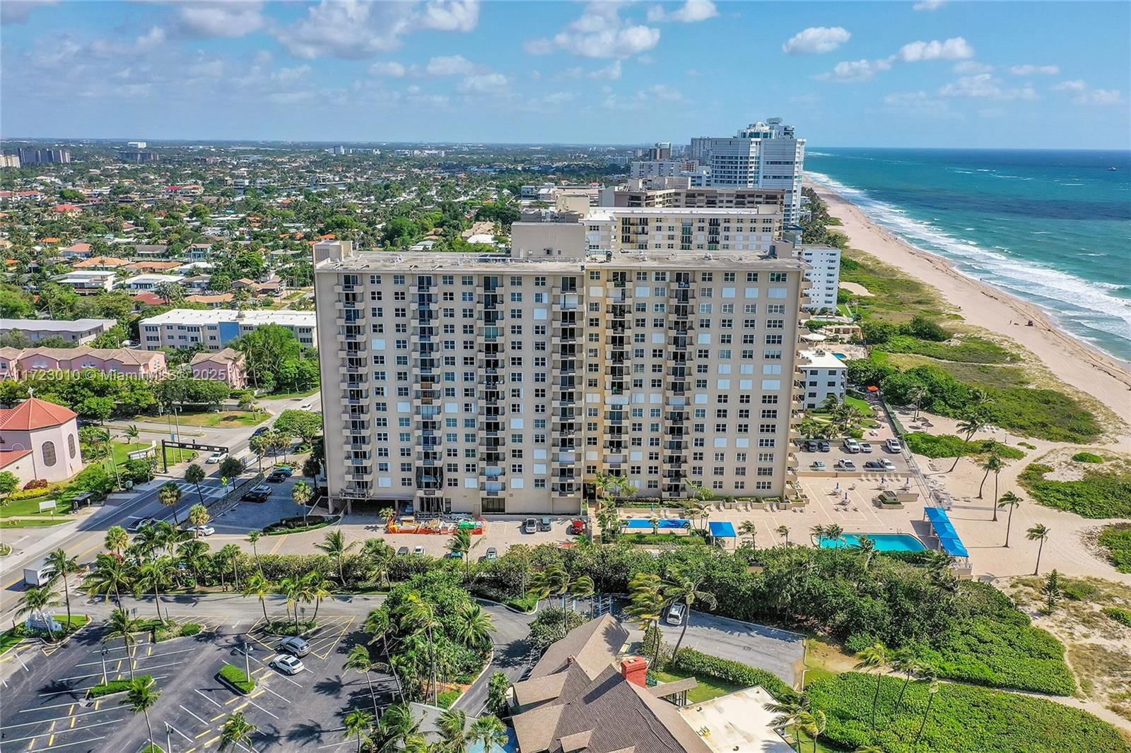 Real estate property located at 2000 Ocean Blvd #8D, Broward, Royal Coast Condo, Lauderdale By The Sea, FL