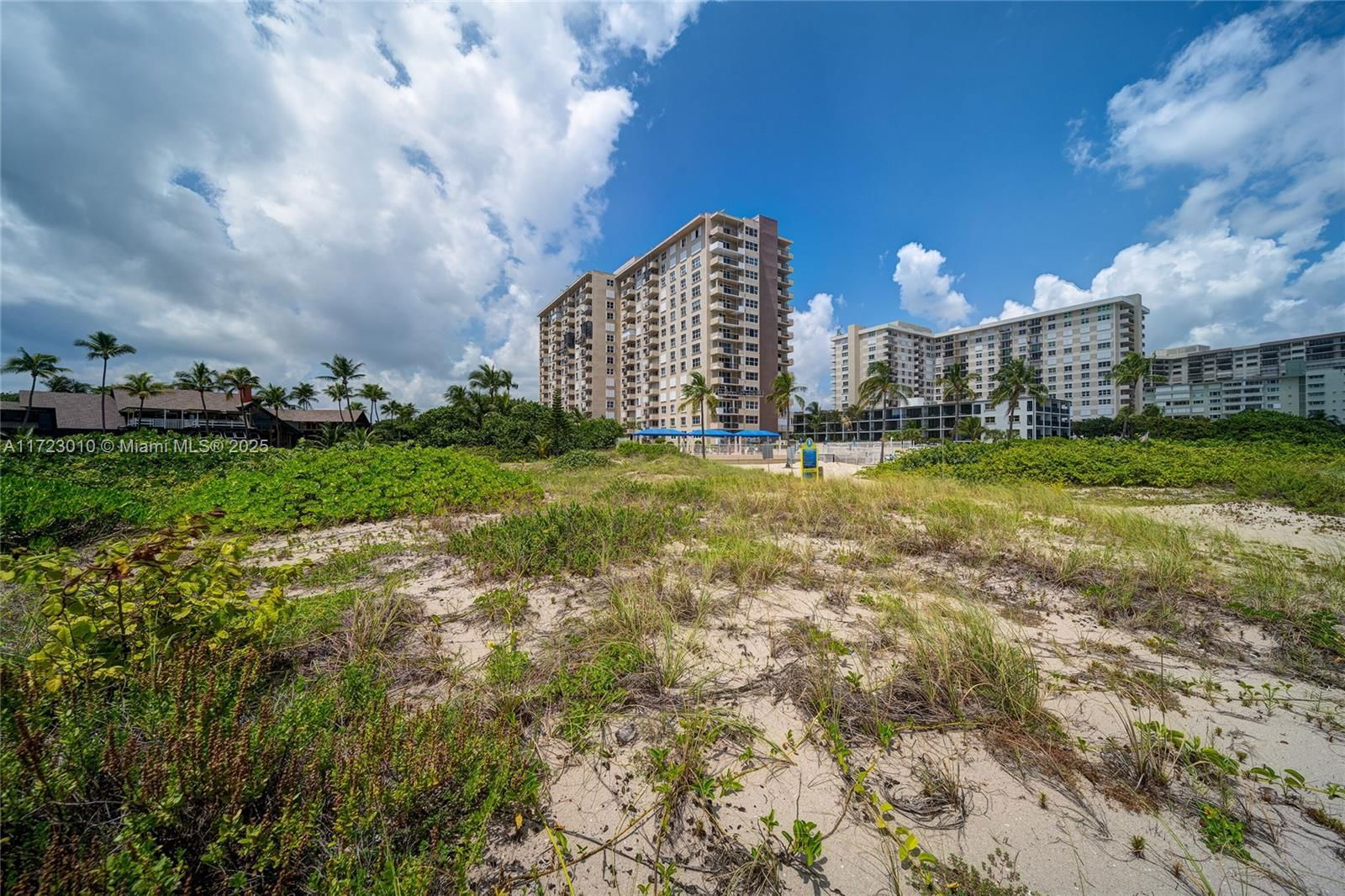 Real estate property located at 2000 Ocean Blvd #8D, Broward, Royal Coast Condo, Lauderdale By The Sea, FL