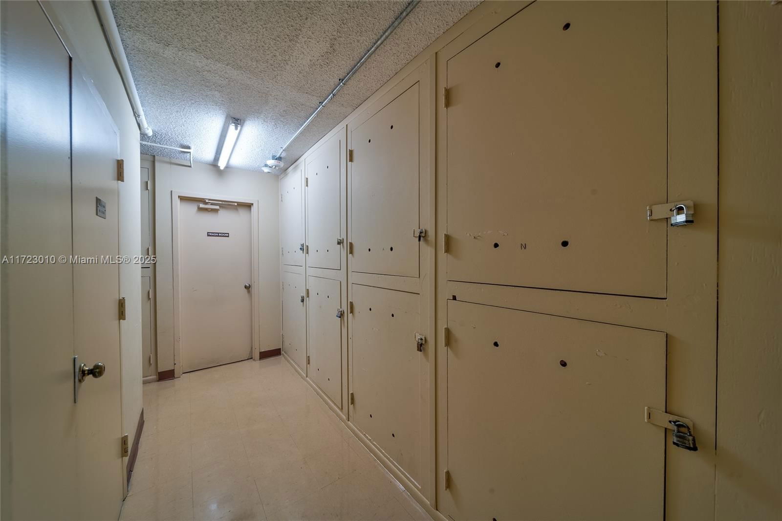 Real estate property located at 2000 Ocean Blvd #8D, Broward, Royal Coast Condo, Lauderdale By The Sea, FL