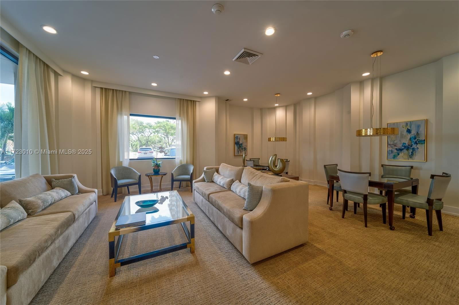 Real estate property located at 2000 Ocean Blvd #8D, Broward, Royal Coast Condo, Lauderdale By The Sea, FL