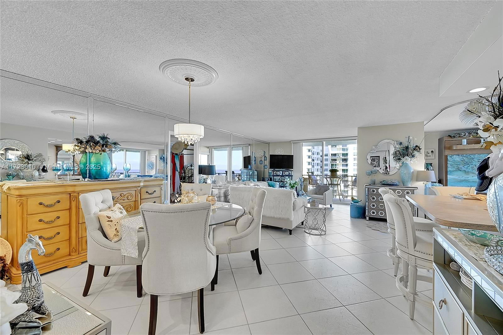 Real estate property located at 2000 Ocean Blvd #8D, Broward, Royal Coast Condo, Lauderdale By The Sea, FL
