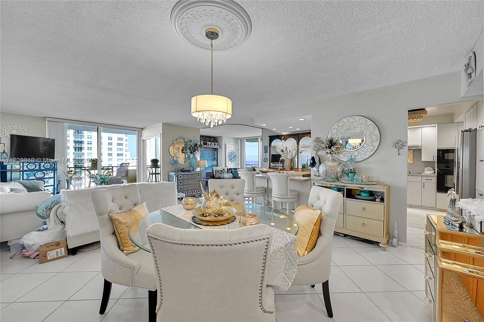 Real estate property located at 2000 Ocean Blvd #8D, Broward, Royal Coast Condo, Lauderdale By The Sea, FL