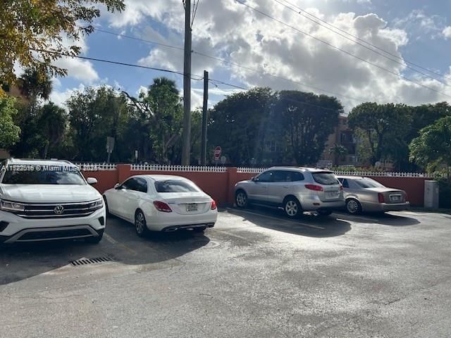 Real estate property located at 1719 56th Ter #608, Miami-dade, Villa 56 Condo, Hialeah, FL