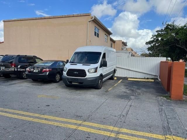 Real estate property located at 1719 56th Ter #608, Miami-dade, Villa 56 Condo, Hialeah, FL