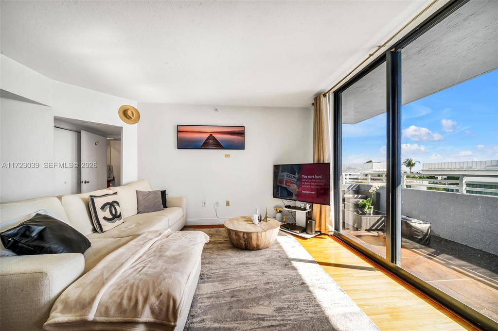 Real estate property located at 1330 West Ave #1904, Miami-dade, The Waverly At South Beac, Miami Beach, FL