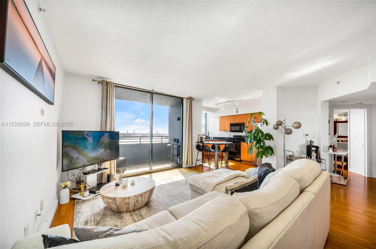 Real estate property located at 1330 West Ave #1904, Miami-dade, The Waverly At South Beac, Miami Beach, FL