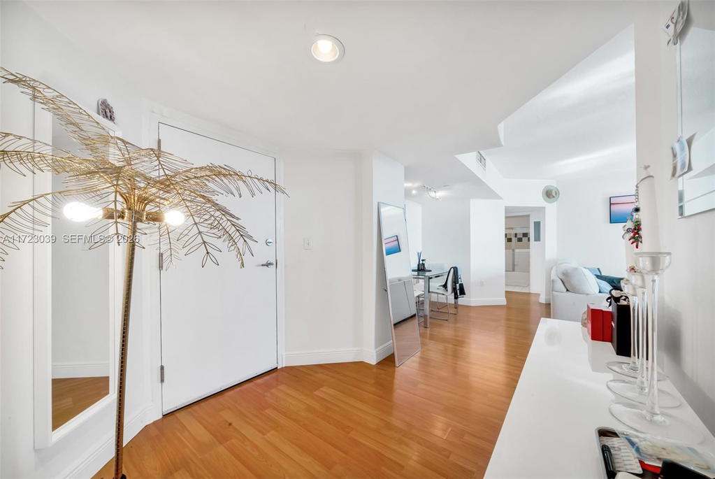 Real estate property located at 1330 West Ave #1904, Miami-dade, The Waverly At South Beac, Miami Beach, FL