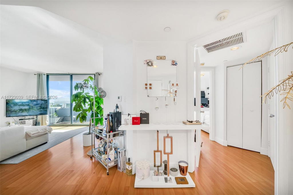 Real estate property located at 1330 West Ave #1904, Miami-dade, The Waverly At South Beac, Miami Beach, FL