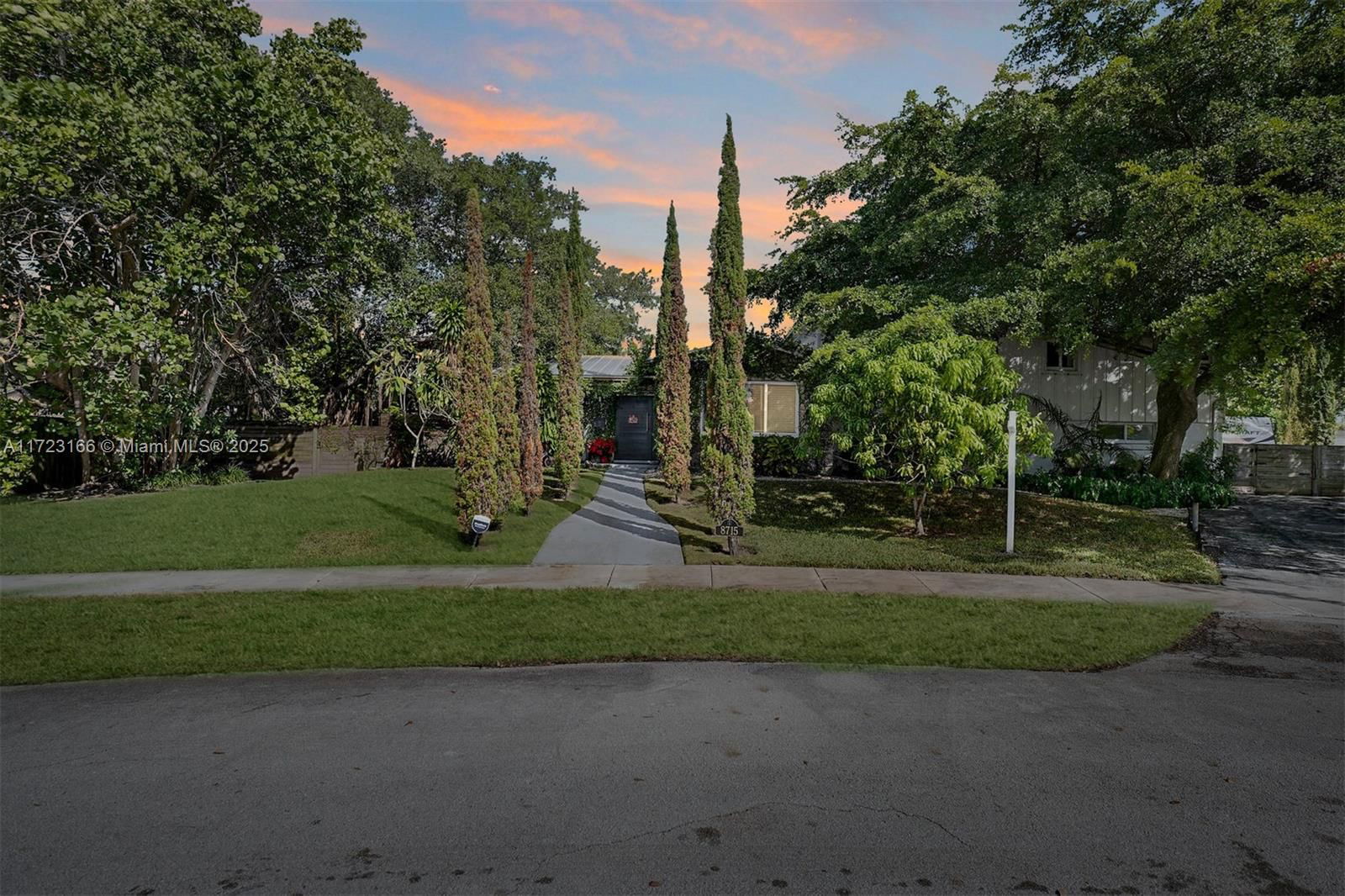 Real estate property located at 8715 81st St, Miami-dade, Cypress Cove Estates Sec, Miami, FL