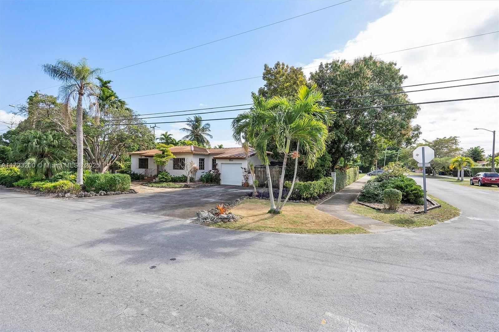 Real estate property located at 6090 38th St, Miami-dade, Central Miami Pt 1, Miami, FL