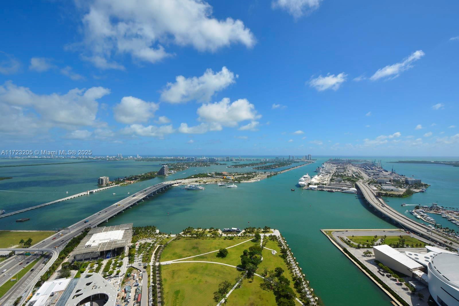 Real estate property located at 900 Biscayne Blvd #5606, Miami-dade, 900 Biscayne Bay Condo, Miami, FL