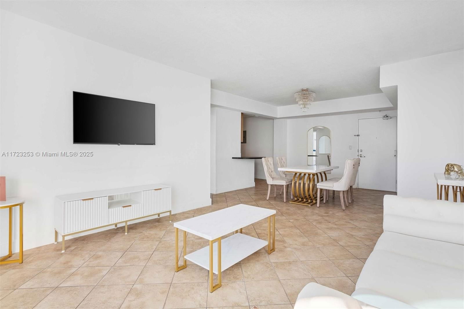 Real estate property located at 7501 Treasure Dr #8R, Miami-dade, Treasures On The Bay Ii C, North Bay Village, FL