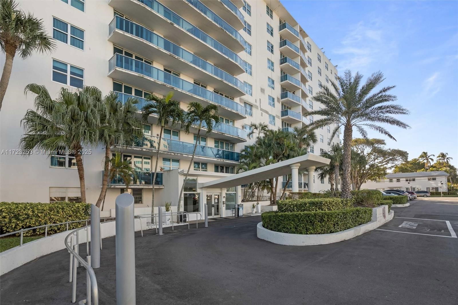 Real estate property located at 7501 Treasure Dr #8R, Miami-dade, Treasures On The Bay Ii C, North Bay Village, FL