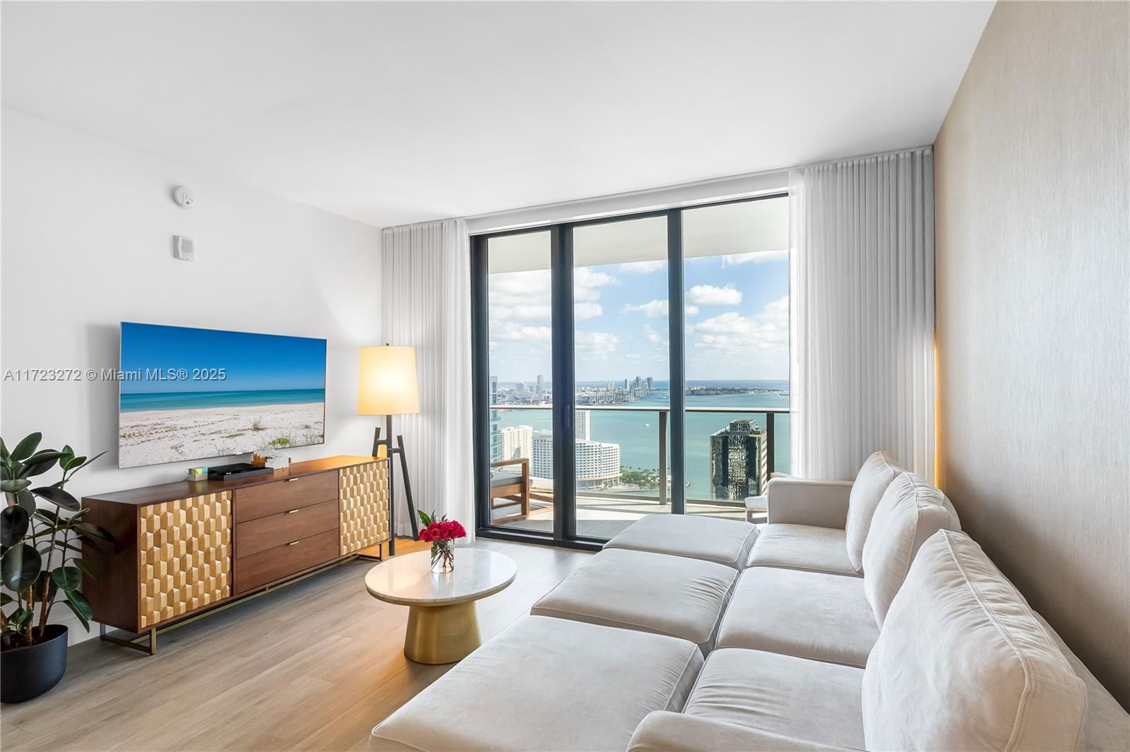 Real estate property located at 1010 Brickell Ave #4504, Miami-dade, 1010 Brickell Condo, Miami, FL