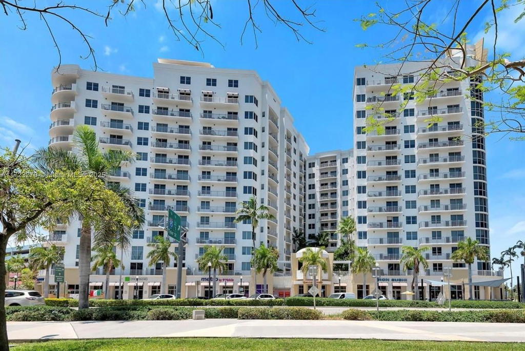 Real estate property located at 1830 Radius Dr #421, Broward, Radius Condo, Hollywood, FL