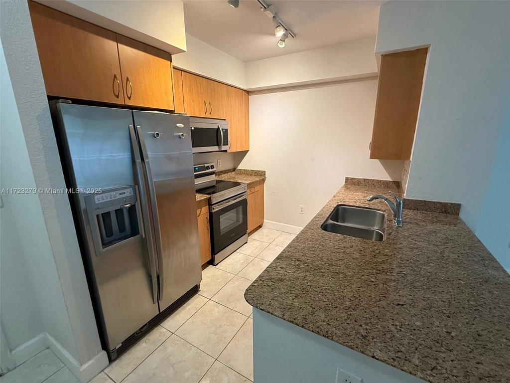 Real estate property located at 1830 Radius Dr #421, Broward, Radius Condo, Hollywood, FL